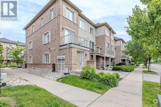 Building Photo - 165-165 Hampshire Way