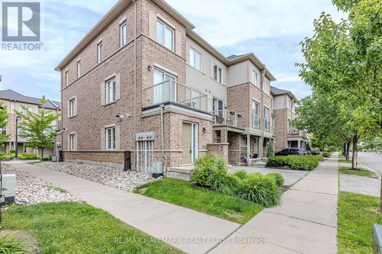 Primary Photo - 165-165 Hampshire Way
