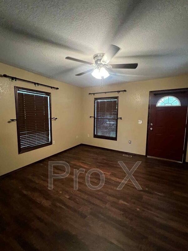 Foto del edificio - 1306 E Furnace St