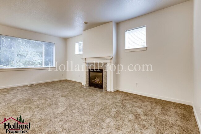 Foto del edificio - Charming 3-Bed, 2.5-Bath Home in Prime Wil...