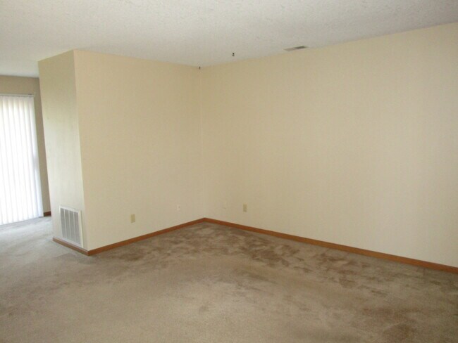 Foto del edificio - NEW LISTING! 2 Bedroom Duplex in Albion!!!