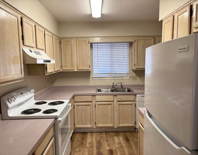 Foto del edificio - 2 Cinderella Ln NW