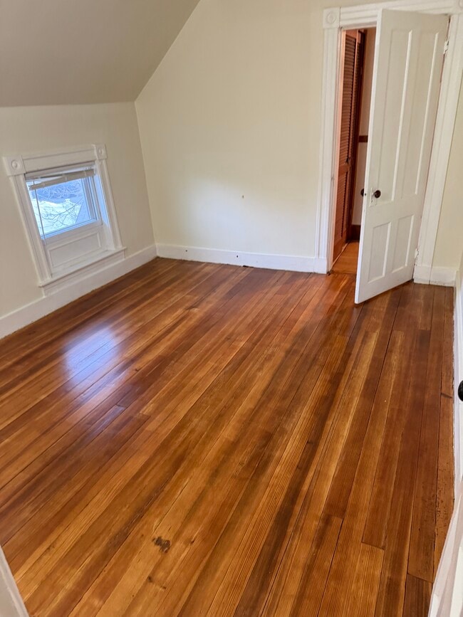 Building Photo - 135 Silver St