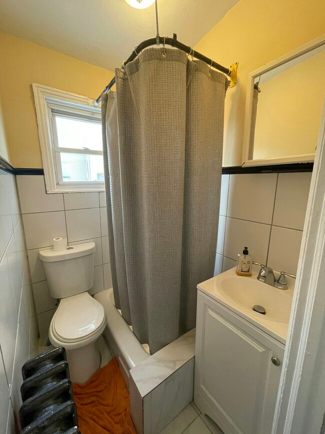 Building Photo - 1219 N 29th St