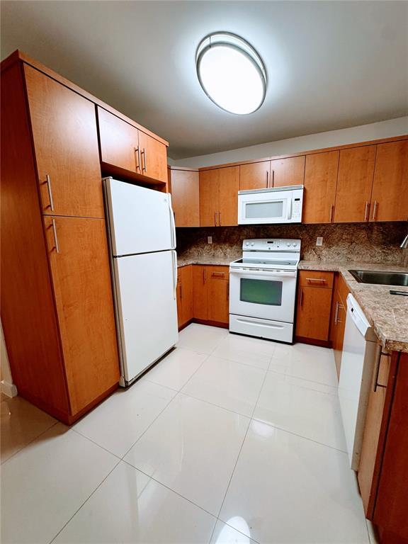 Foto del edificio - 7610 NW 73rd Ter