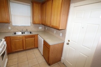 Building Photo - 13419 Forest Pines Village Ln