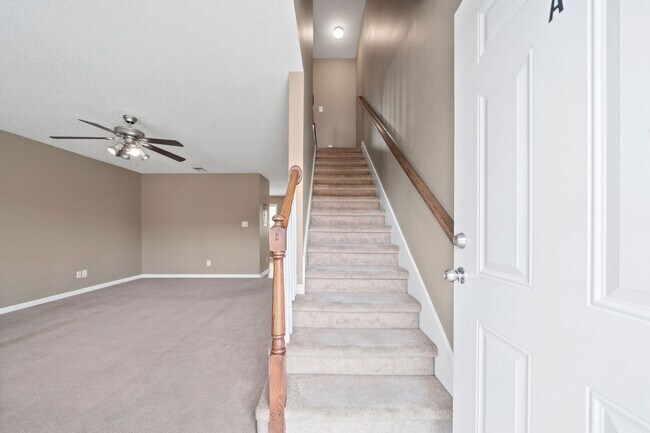 Foto del edificio - 524 Patriot Park Ct