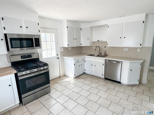 Foto del edificio - 439 Henry Ave Ext