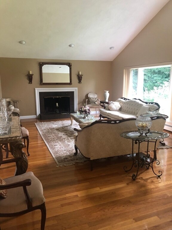 Foto del edificio - 103 Sherburn Cir