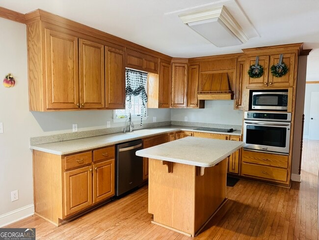 Building Photo - 110 Pine St