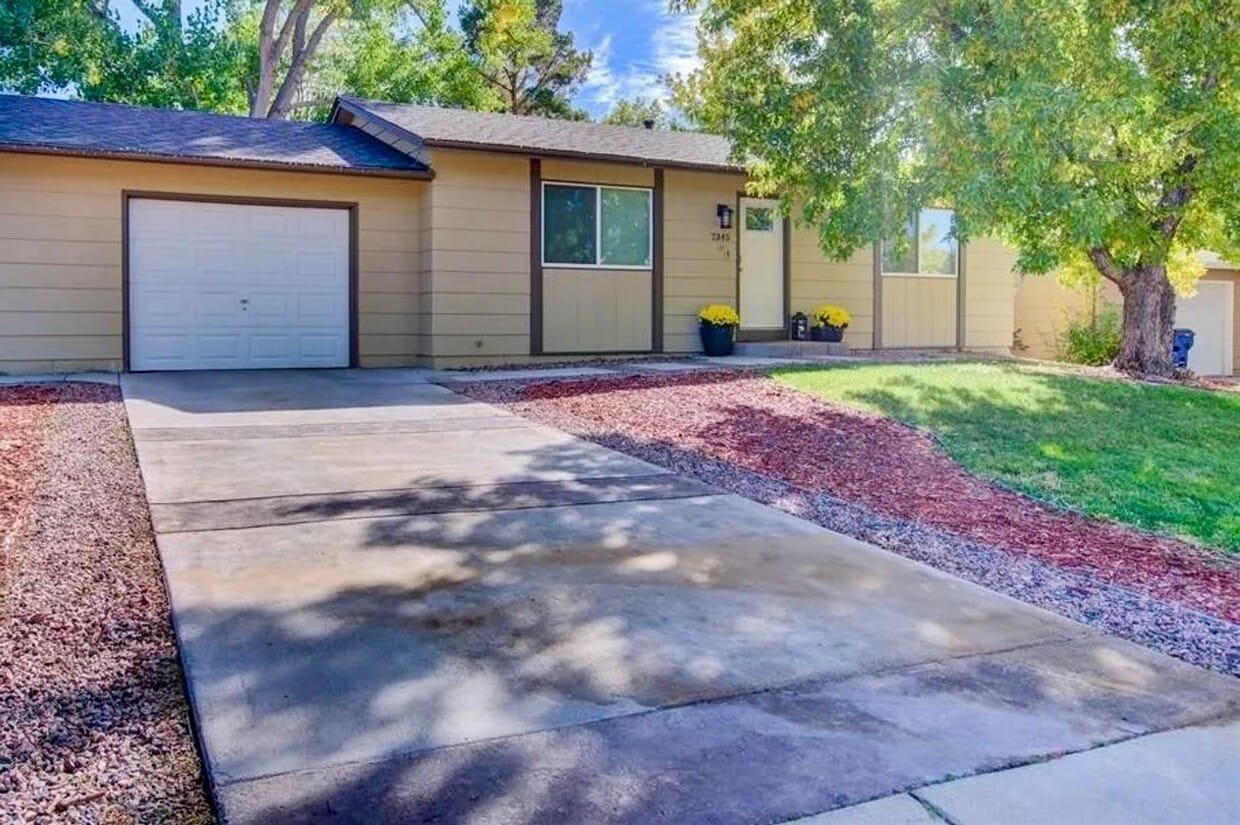 Primary Photo - Cozy 2 bedroom home in the Widefield area