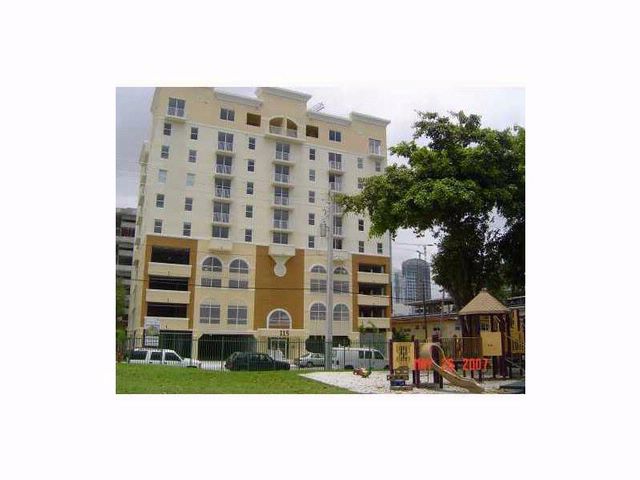 Foto del edificio - 115 NE 115th St
