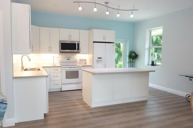 Foto del edificio - 6748 W Indiantown Rd
