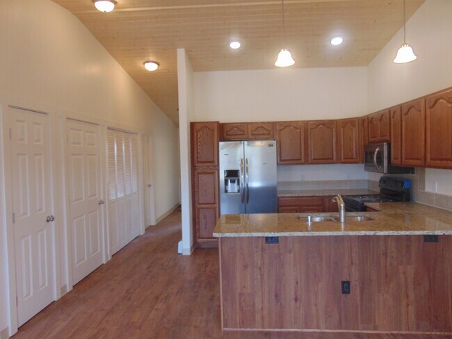 Building Photo - 623 Zuni St