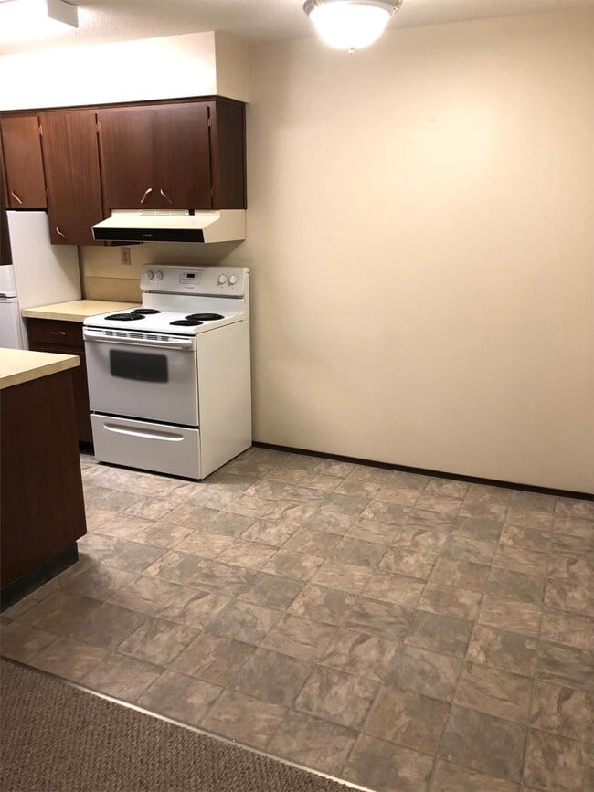 Building Photo - 1 bedroom in Prince George BC V2M 3A2