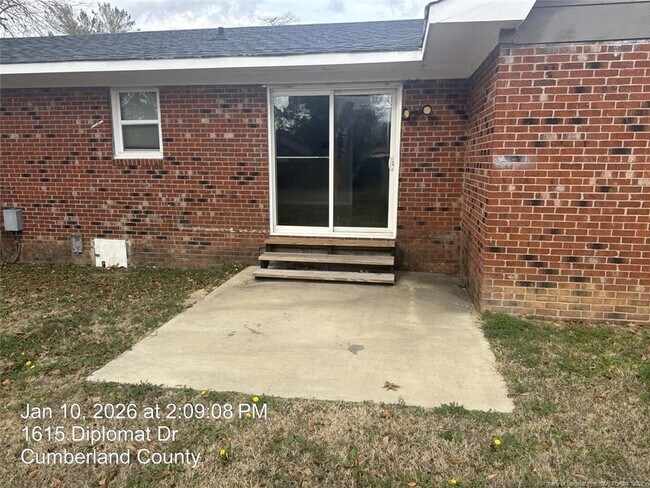 Foto del edificio - 1615 Diplomat Dr