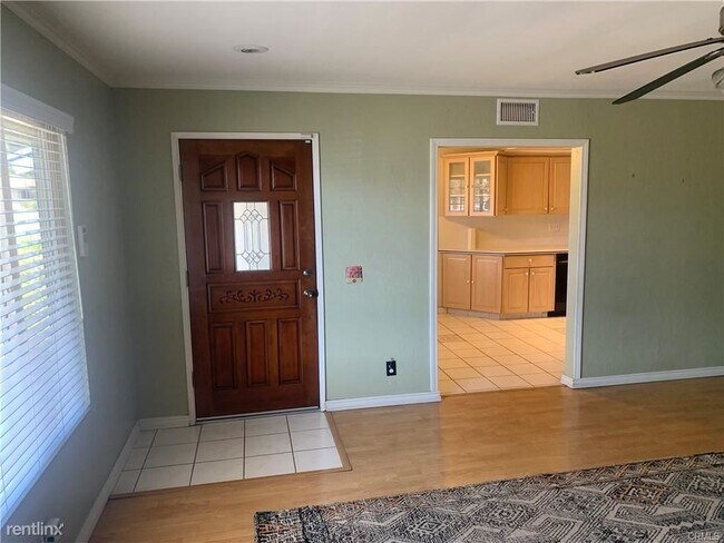 Foto del edificio - 3 br, 2 bath House - 320 E Woodcroft Ave