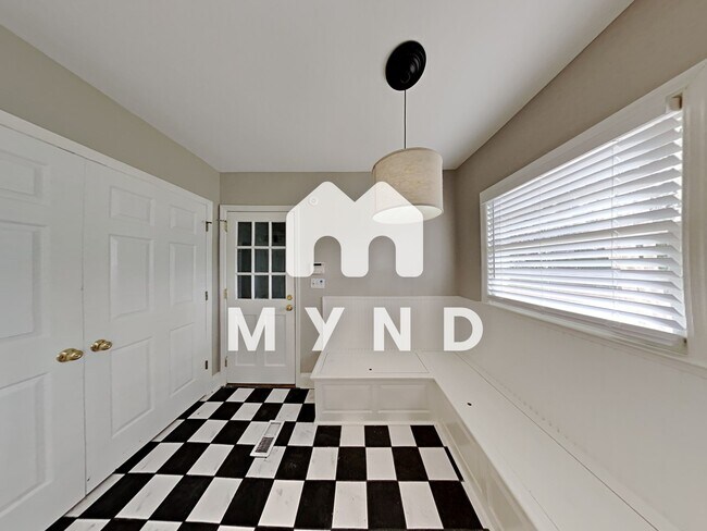 Building Photo - 2812 Margaret Mitchell Dr NW