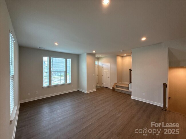 Foto del edificio - 422 Serenity Cir