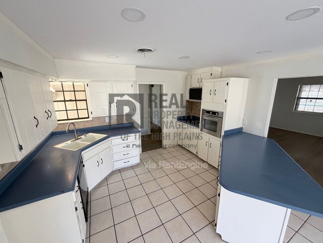 Foto del edificio - 6508 Drexel Rd