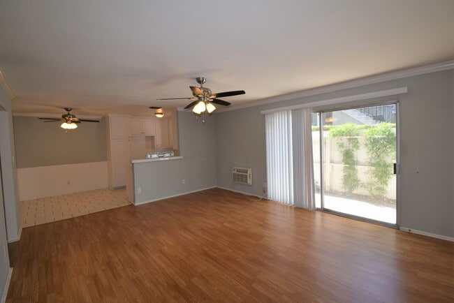 Building Photo - 15156 Dickens St