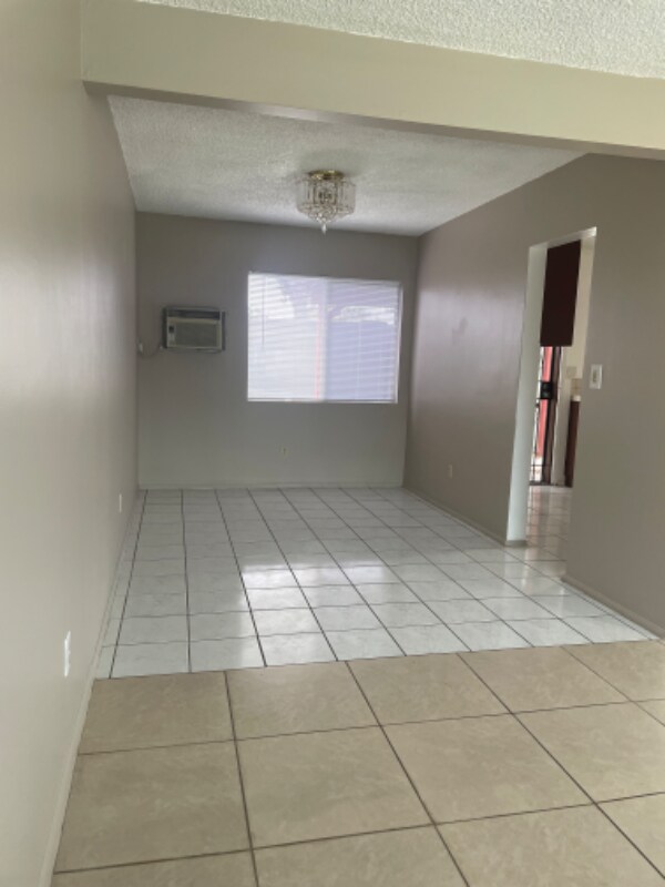 Building Photo - 1997 W Houston Ave