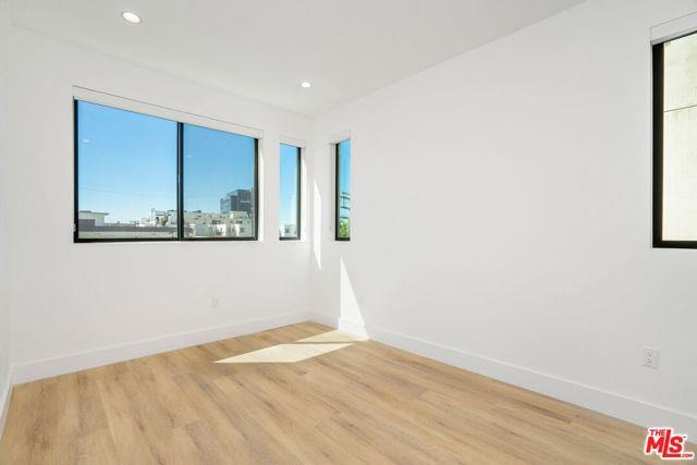 Foto del edificio - 111 Orlando Ave