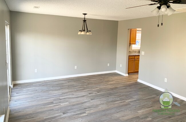 Photo - 516 Glenlea Ln House