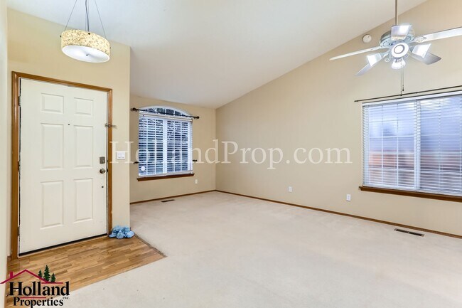 Foto del edificio - Charming Single-Level 3-Bed, 2-Bath Home w...