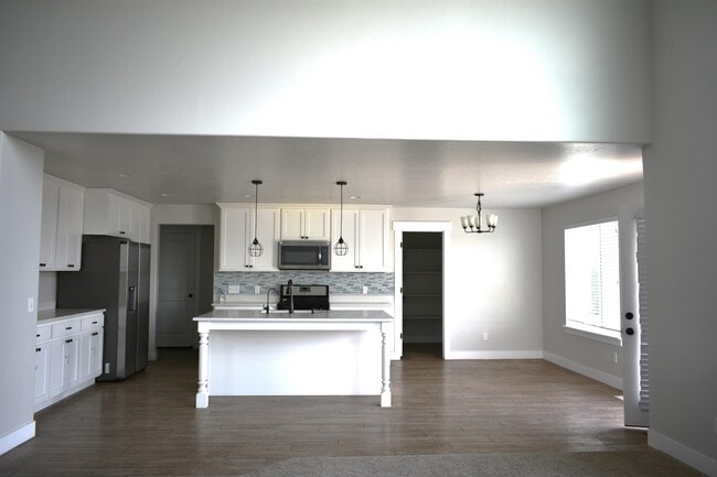 Foto del edificio - 4908 Eiffel Wy