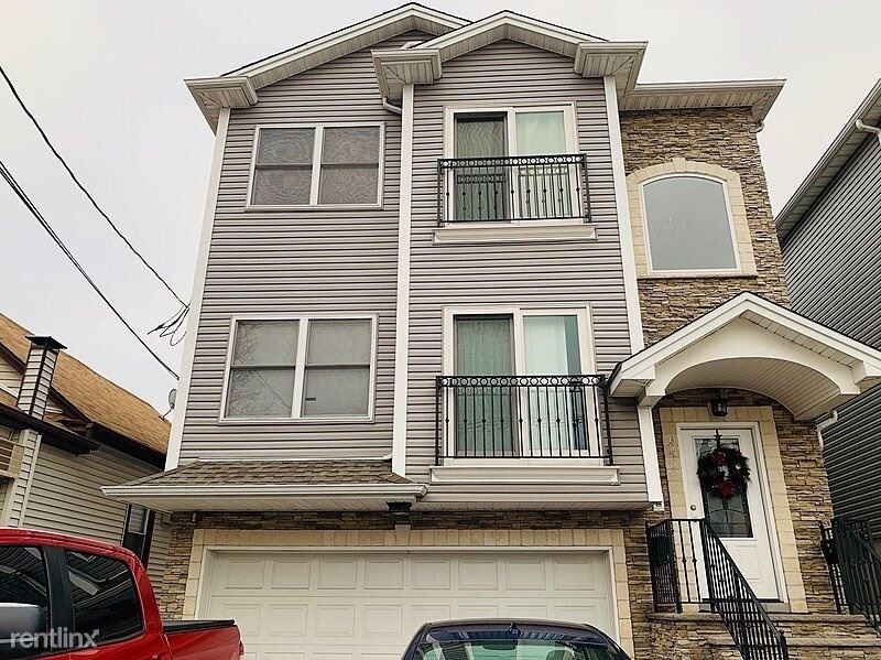 Primary Photo - 1 br, 1 bath Apartment - 827 Jackson Avenue 1