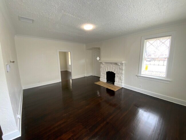Building Photo - 920 N Auburndale St