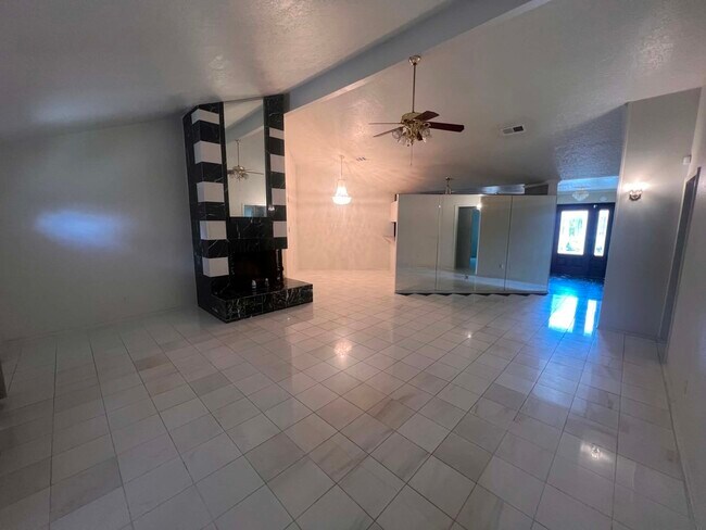 Foto del edificio - 4710 Owens Creek Ln