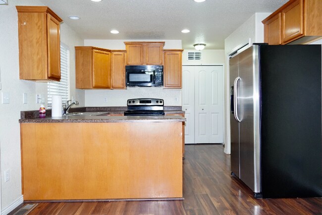 Foto del edificio - 2489 Sierra Springs Dr