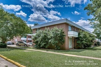 Building Photo - 711 11th St