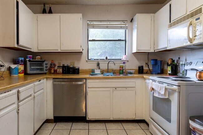 Foto del edificio - 2903 W Slaughter Ln