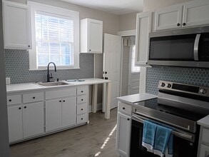 Building Photo - 1137 Paxton St