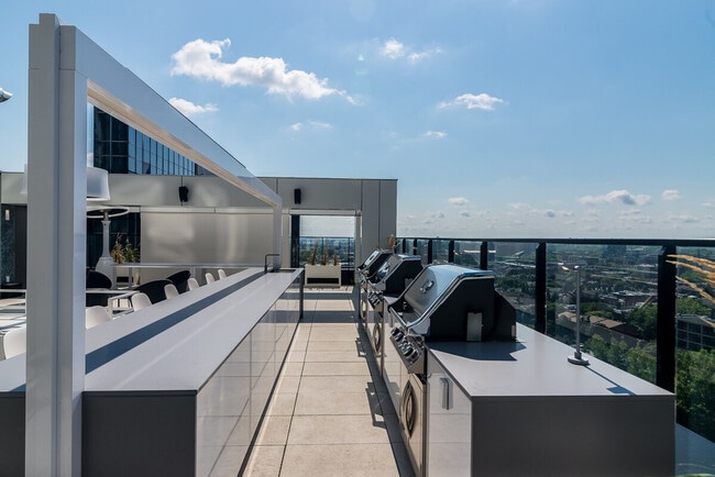 Building Photo - 955 Rue Lucien-L'Allier