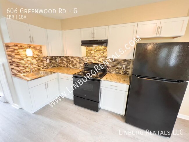 Building Photo - 606 Greenwood Rd