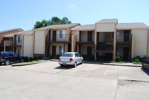 Building Photo - 2921 Old Greenwood Rd