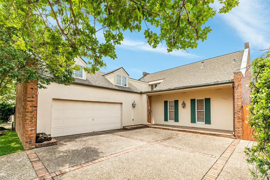 Primary Photo - 6 Quintana Dr