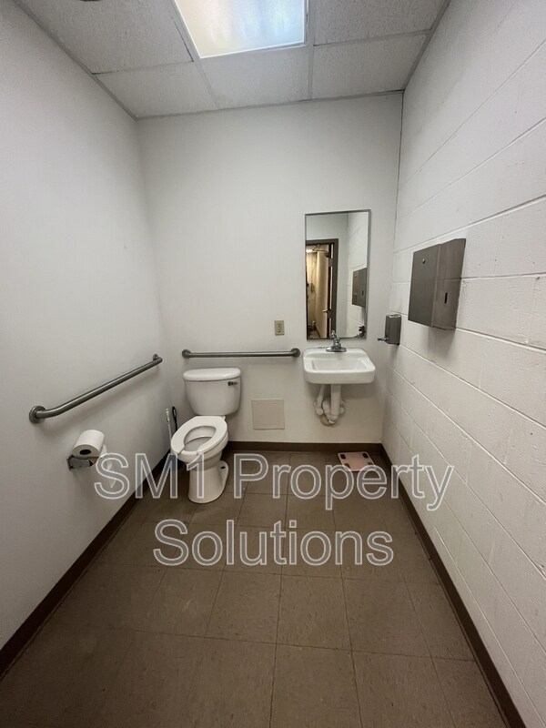 Foto del edificio - 2312 S Main St