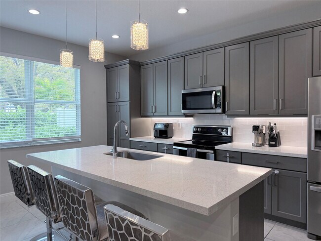 Building Photo - 556 Parsons Wy