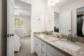 Building Photo - 12430 Hammersmith Dr