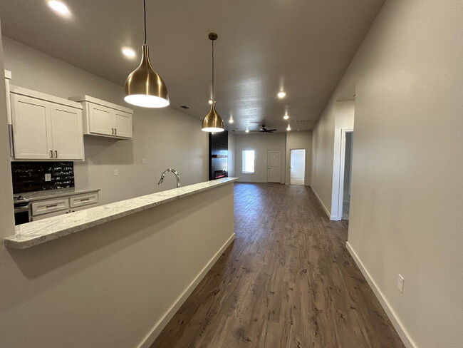 Foto del edificio - Brand New Duplex in Frenship East!