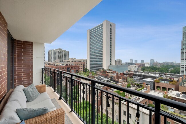 Foto del edificio - 451 W Huron St