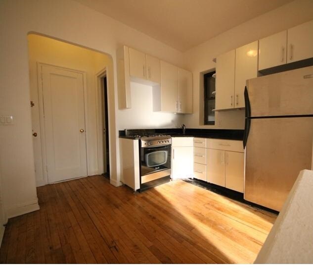 Primary Photo - 119 E 3rd St