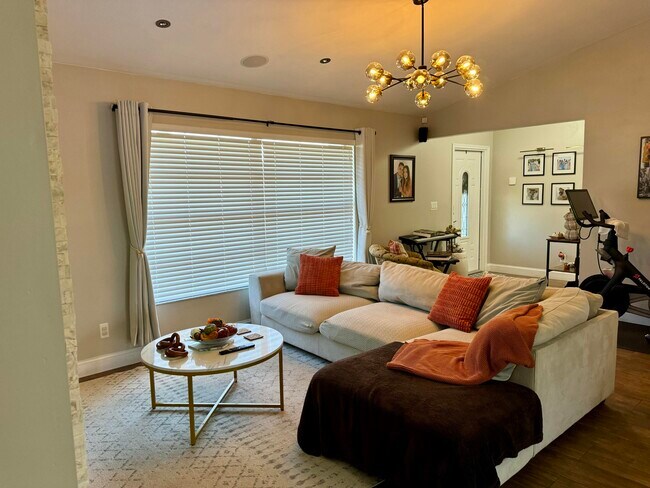 Foto del edificio - 1381 Wyndcliff Dr