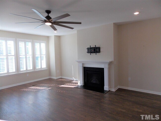 Foto del edificio - 537 Austin View Blvd