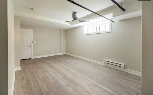 Foto del edificio - 4813 W Montrose Ave